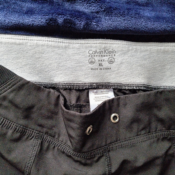 Calvin Klein women's black joggers with pockets - Picture 6 of 6